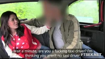 ممارسة الجنس مع سائق سيارة أجرة لأنه حريص جدًا على مضاجعتها